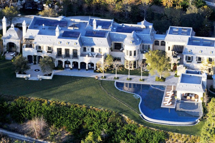 Tom Brady and Gisele Bundchen put their new Brentwood mansion up for sale at a staggering $50 million! LA