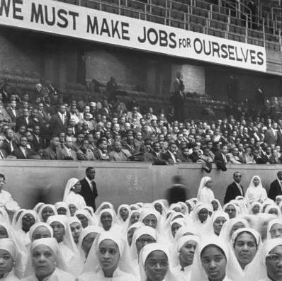 224092_4394724740728_796654667_n